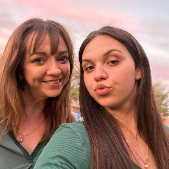 Meet your Posher, Jill - Picture 2 of 2